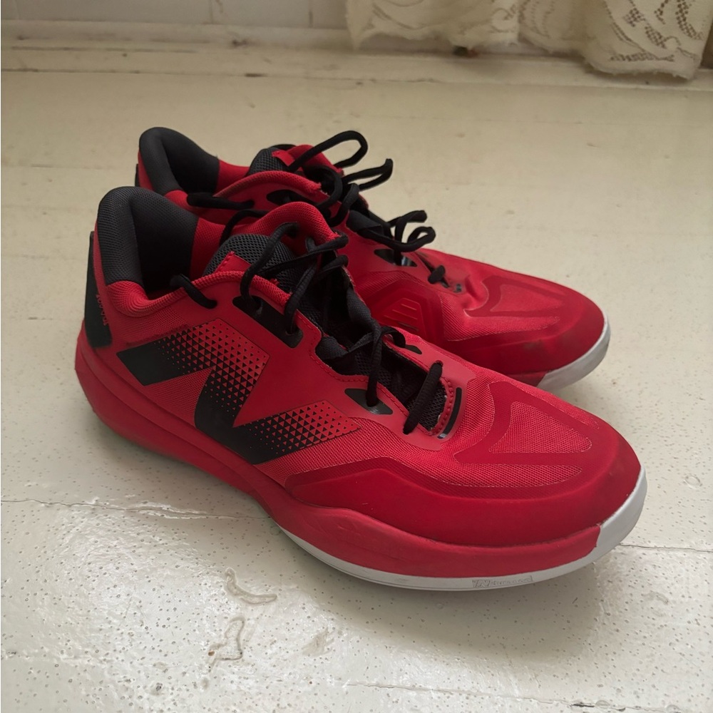 New balance tennis court shoes red size 10 used but lots of life and tread left